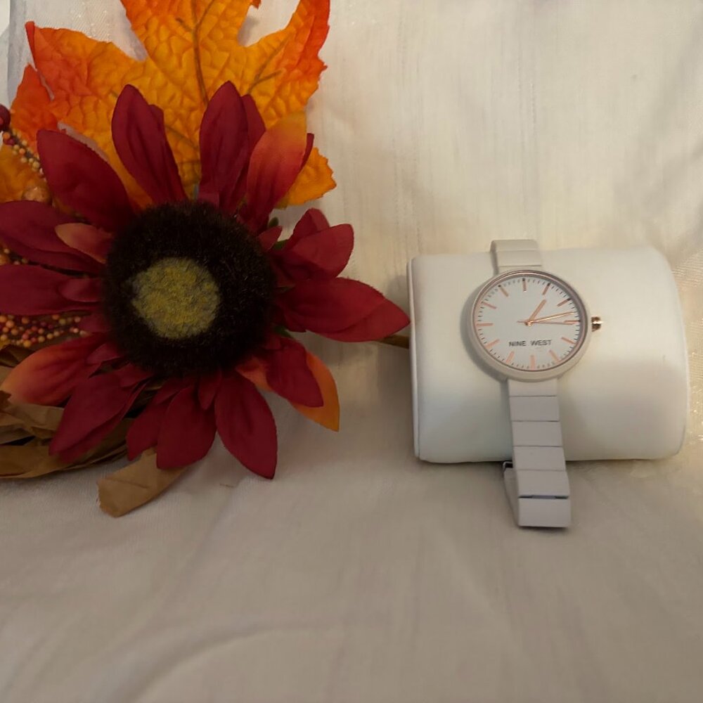 Beautiful Nine West Pink watch - Picture 1 of 5